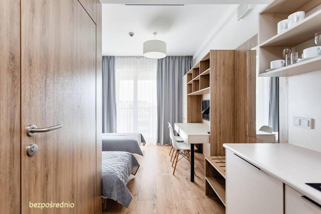 Apartament W Warszawie Dedykowany Parking Podziemny W Cenie, Wifi, Blisko Centrum New Apartment In Warsaw Finished To A High Specification Fitted Out To A High Standard On The 7Th Floor, Wifi, Underground Parking Price Included Exterior foto