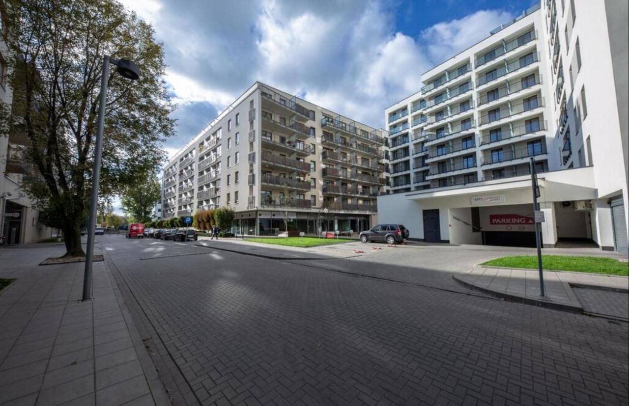 Apartament W Warszawie Dedykowany Parking Podziemny W Cenie, Wifi, Blisko Centrum New Apartment In Warsaw Finished To A High Specification Fitted Out To A High Standard On The 7Th Floor, Wifi, Underground Parking Price Included Exterior foto